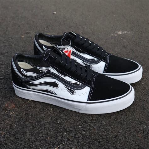 Jual Vans Old Skool Classic Flame Black White Resmi Pt Navya Shopee