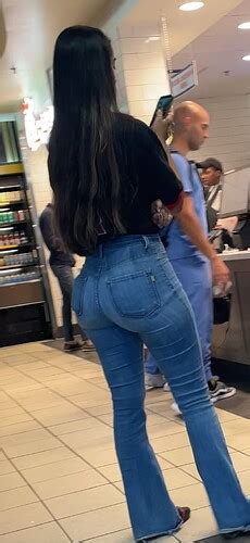 Ass Overfilling Her Jeans Tight Jeans Forum