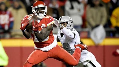 Chiefs Cool Off Raiders To Take Control Of The Afc West