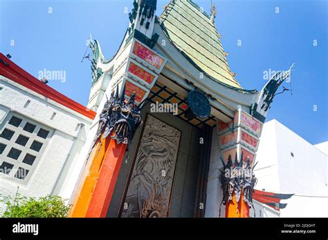 Graumans Chinese Theatre On The Hollywood Walk Of Fame Stock Photo Alamy