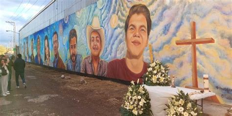 Pintan Mural En Honor A Los J Venes Asesinados En Salvatierra