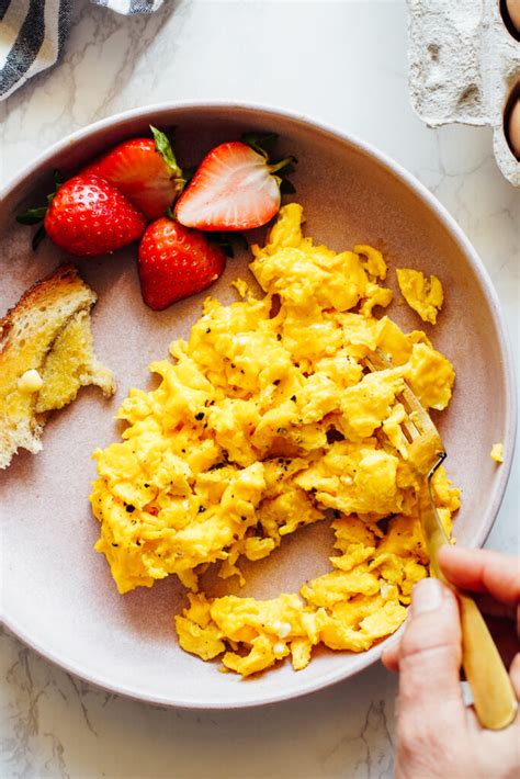 How To Make Fluffy Scrambled Eggs Every Time Step By Step Laptrinhx