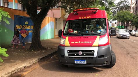 Mulher sofre fratura nos dedos após acidente cilindro elétrico no