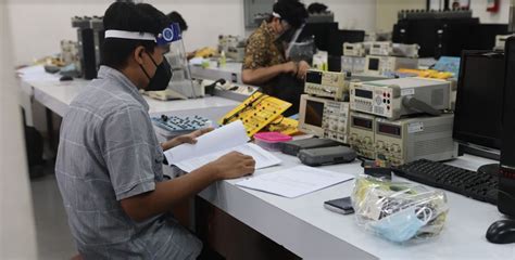 Laboratorium Dasar Teknik Elektro Sekolah Teknik Elektro Dan