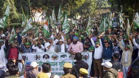 Massive Traffic Jam On Delhi Noida Border Ahead Of Farmers Protest