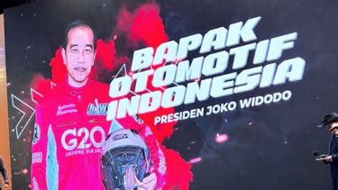 Foto Presiden Joko Widodo Dinobatkan Jadi Bapak Otomotif Indonesia