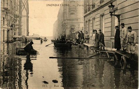 Paris Rue de l Universite Inondations 1910 à Paris