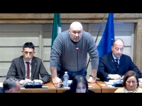 Bufera Sindaco Terni Bandecchi Sulle Donne Frasi Shock Youtube