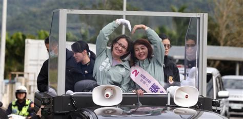 雙美合體花蓮再起 蕭美琴張美慧車隊花東掃街 沿路鄉親熱情相迎 東台先鋒報