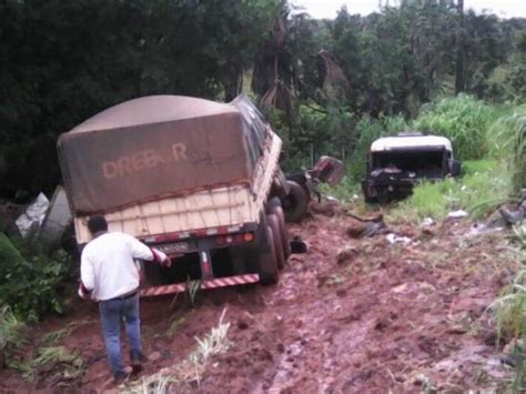 Cabine Se Solta De Carreta Após Condutor Desviar De Buraco Na Ms 306