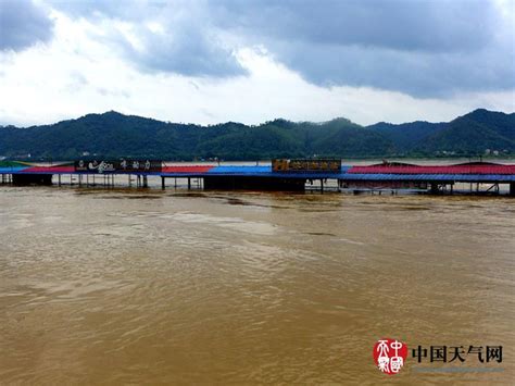 上游降雨频繁 西江梧州段水位直逼警戒线新浪图片