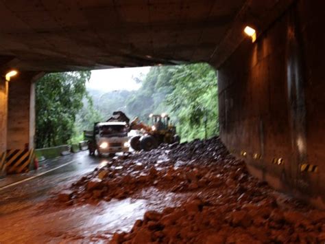 阿里山公路落石坍方 單線雙向通車 生活 自由時報電子報