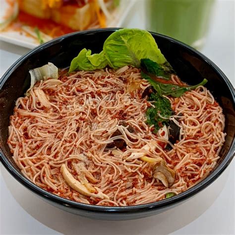 Maisons Bowl Bishan Singapore Red Yeast Glutinous Noodles Review