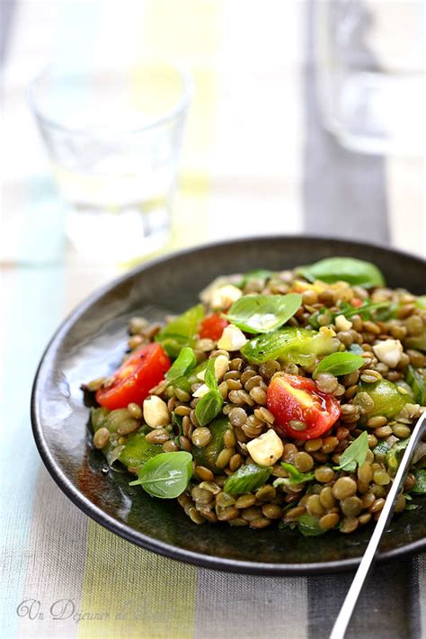 Salade de lentilles tomates et basilic Un déjeuner de soleil