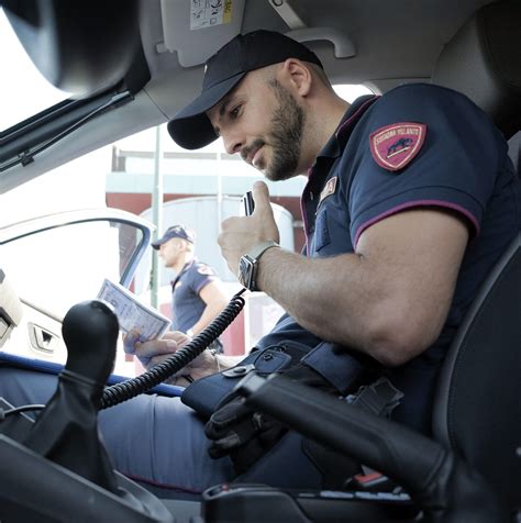 Fucecchio Controlli Straordinari Nel Bosco Della Droga Arrestato 64enne