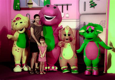 Pretty Brainy Crazy Rheiny: A Christmas surprise from Barney and Friends