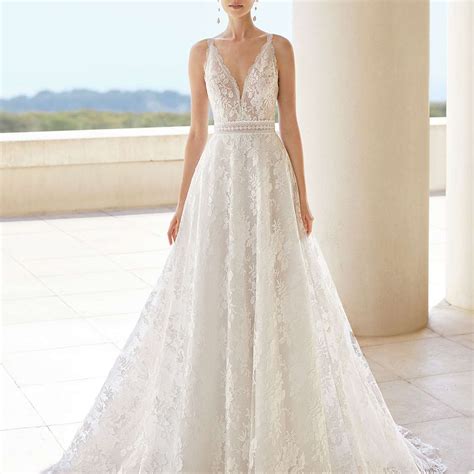 45 Timeless Wedding Dresses For The Classic Bride