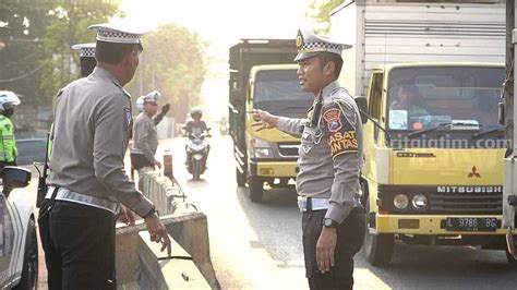 Antisipasi Kecelakaan Polisi Gresik Rekayasa Jalan Simpang Bunder