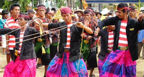 Adat Budaya Madura Upacara Dan Kebiasaan Uniknya Infoblog