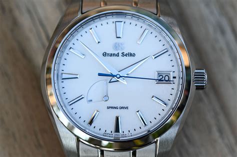 Grand Seiko Spring Drive Snowflake Titanium SBGA211 | REVIEW