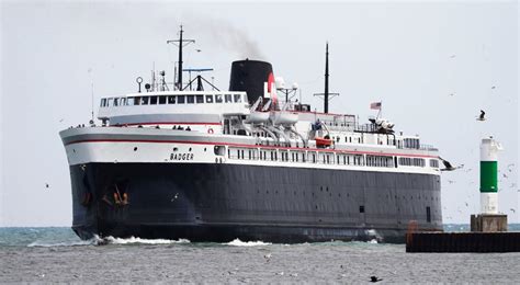 SS Badger Lake Michigan Carferry ends 2023 season early after ramp ...