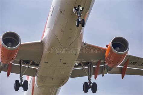 Easy Jet Aircraft Landing Editorial Image Image Of Airliner