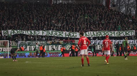 Euro Geldstrafe F R Den Vfl Wolfsburg Dfb Deutscher Fu Ball