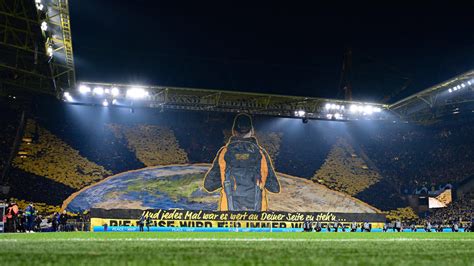 Champions League Bvb Fans Zeigen Beeindruckende Choreo