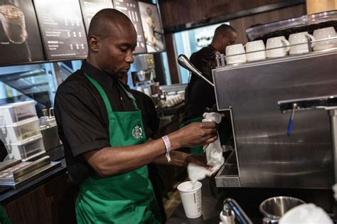 50 empleados de Starbucks intentan formar un sindicato en Nueva York - El Diario NY