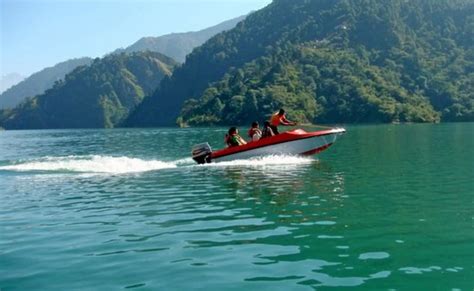 Boating In Chamera Lake Dalhousie Connecting Traveller