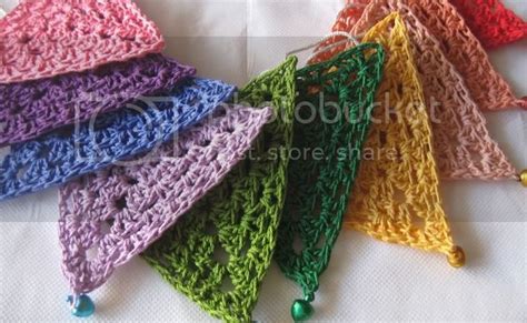 How To Make Crocheted Triangles For Bunting