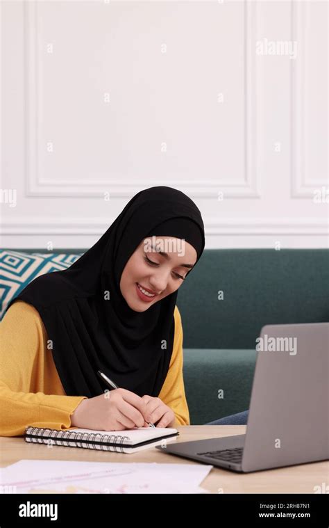 muslim woman  hijab writing  res stock photography  images alamy