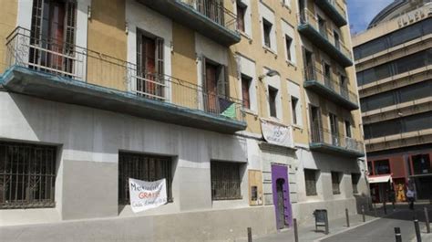 La Guardia Urbana Desaloja Un Edificio Municipal Okupado Del Raval