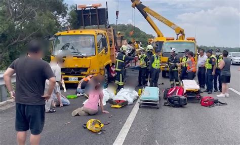 國3苗栗通霄段聯結車撞緩撞車 2人捲入車底不治 社會 中央社 Cna