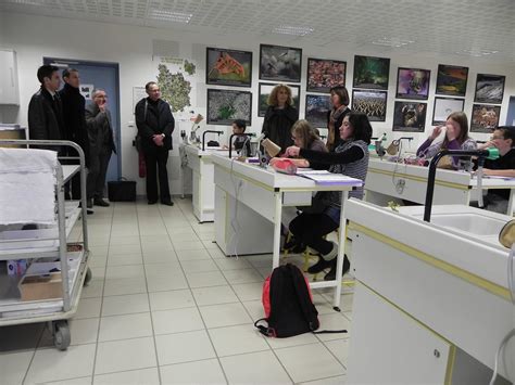 Fontaine Française Linspectrice Dacadémie A été Reçue Au Pôle