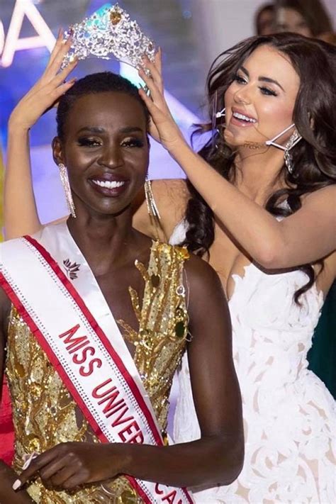 Tân Hoa hậu Hoàn vũ Canada bị chê đàn ông chụp ảnh bán nude