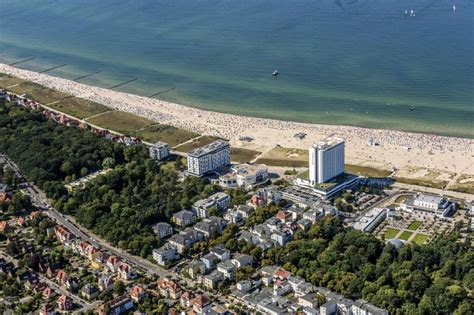 Rostock aus der Vogelperspektive Hochhaus Gebäude der Hotelanlage