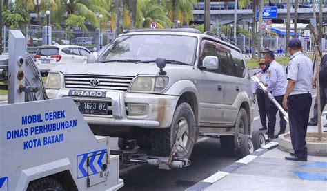 Lahan Parkir Terbatas Dishub Batam Atur Jam Parkir Di Jalur Sepeda