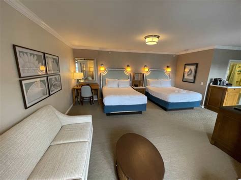 Photos Video Tour A Deluxe Room At Disneys Beach Club Resort Now