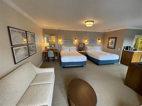 PHOTOS VIDEO Tour A Deluxe Room At Disney S Beach Club Resort Now