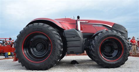 CASE IH AUTONOMOUS TRACTOR – Kenway and Clark