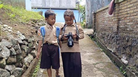 Sosok Kinanti Asal Ciamis Bocah Viral Di Medsos Karena Memotret Bak