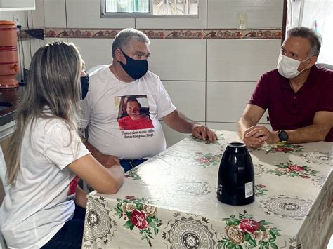 Lei Kelton Marques Familiares Do Motoboy Pedem Apoio A Aguinaldo