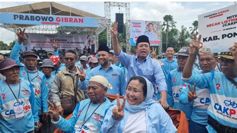 Foto Nusron Wahid Luncurkan Becak Listik Prabowo Cakpro Pertama Di