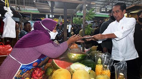 Pantau Stabilitas Harga Dan Stok Bahan Pokok Presiden Jokowi Kunjungi