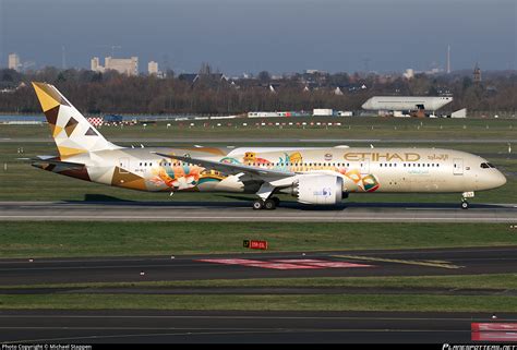 A6 Blt Etihad Airways Boeing 787 9 Dreamliner Photo By Michael Stappen