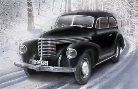 ICM 1 35 35476 Kapitän 2 door Salon WWII German Staff Car EUR 25 19