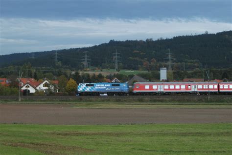 111 017 Bahnland Bayern schiebt RB 59361 nach Bamberg bei Haßlach