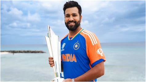 T20 World Cup 2024 Indian Captain Rohit Sharma Trophy Video Feeling