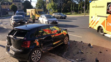 Unfall An Moccabar Drei Autos In Crash Verwickelt Radio Zwickau